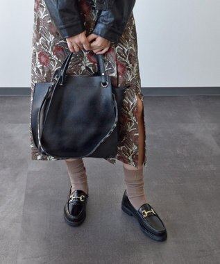 INTER-CHAUSSURES 【RIPANI】レザーハンドバッグ ブラック