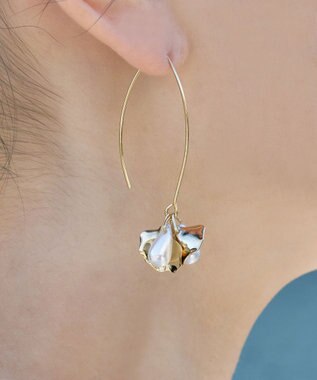  花弁ロングピアス