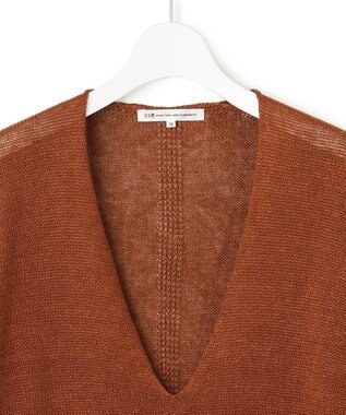 23区 【CLASSY.6月号掲載/洗える】ピュアリネンバルキー Vネックニット キャメル系