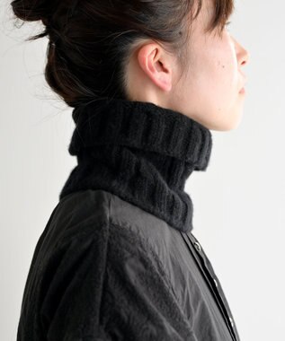 AND WOOL 〈上質な素材と手仕事から生まれた優しいニット〉メリノウール・ケーブル編みスヌード ブラック