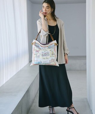 TOPKAPI 【TREASURE TOPKAPI】マイルドサテン スカーフ柄 トートバッグ スーベニアプリント ライトベージュ