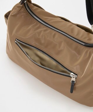 TOPKAPI 【Breath TOPKAPI】【軽量430g】Train 防水ポリエステル ワイド ショルダーバッグ ブラウン