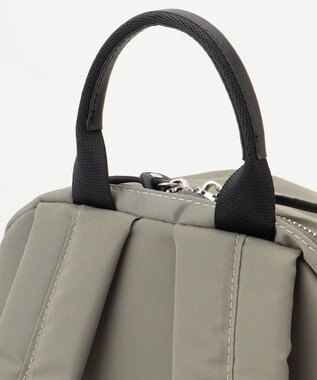 Y'SACCS フロントポケットベーシックリュック グレージュ