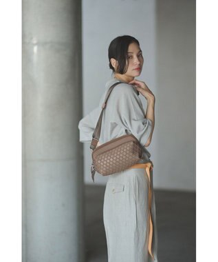 MIYABIYA LAQUOH【撥水加工】篭目柄エンボスボンディング2WAYショルダー カフェオレ