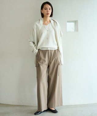 UNFILO 【WEB/一部店舗限定】ふわふわニット 三角ストール グレージュ