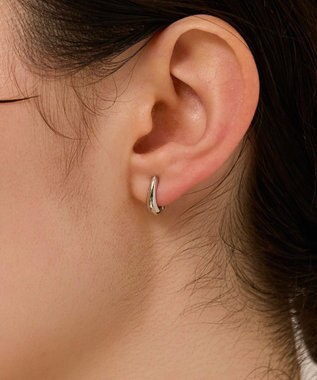 Phoebe 〈金属アレルギー対応〉スキニードロップフープワンタッチピアス　シルバー/ニッケルフリー シルバー