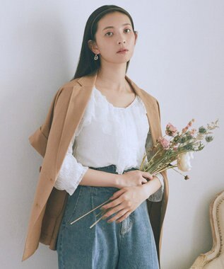 earth music&ecology ＳＥＴ２点ラッフルレースブラウス＋キャミソール Off White