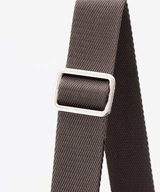 Y'SACCS ハーフムーンボディショルダーバッグ アイボリー