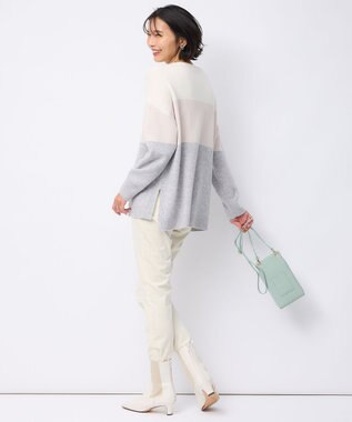 23区 スマホ  ポシェット スモーキーグリーン系