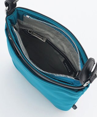 Y'SACCS 【大人のおしゃれ手帖11月号掲載】本上まなみ×Y'SACCS タックラウンドスマートポシェット ブルー