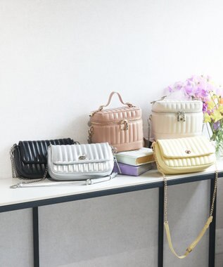 style code 【MERCURYDUO/マーキュリーデュオ】ストライプキルティング　フラップショルダーバッグ シルバー