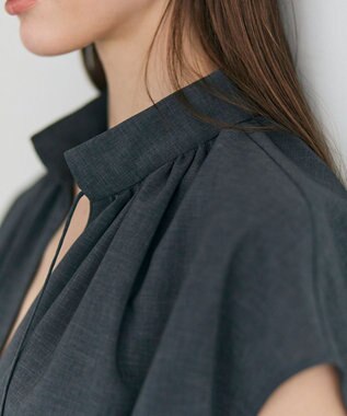 BEIGE， 【イージーケア】BATEAU / Vネック ギャザーブラウス Charcoal
