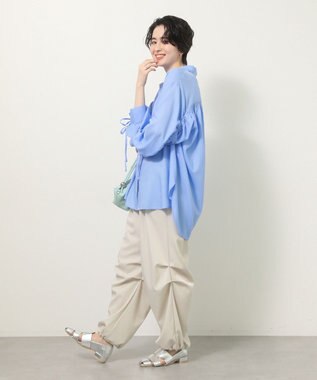 Green Parks 表面感サテンタックパンツ Gray Beige