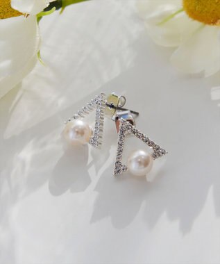 Tiaclasse 【金属アレルギー対応】トライアングルパールピアス