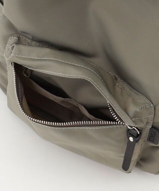 Y'SACCS フロントポケットベーシックリュック グレージュ