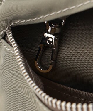 Y'SACCS フロントポケットベーシックリュック グレージュ