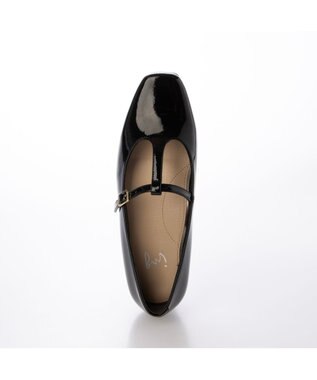 ing <ing>Tストラップパンプス ブラックエナメル