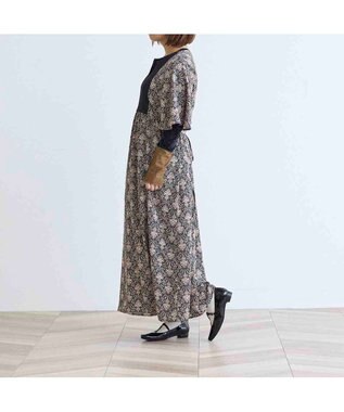 ing <ing>Tストラップパンプス ブラックエナメル