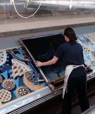 Marca ＜秋の新色＞【Marcaオリジナル】グース  小判 シルクツイル スカーフ ライラックブルー