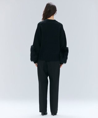 BEIGE， 【洗える・VERY NaVY12月号掲載】CHESTER / フェイクファークルーネックニット Black
