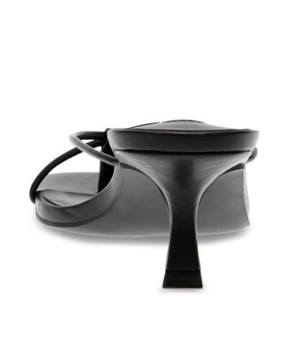 STEVE MADDEN BRINNIE トングヒールサンダル ブラック