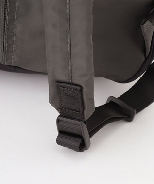 Y'SACCS 【Y’SACCS vous et】ナイロン×ポリウレタン リュック ダークグレー