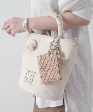 russet ナイロンラフィアスクエアマルチケース(Z-319) Ivory