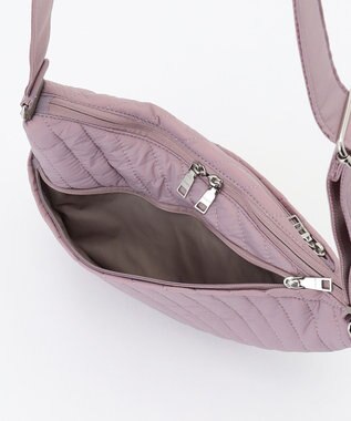 Y'SACCS ナイロンキルティングボディバッグ ピンク