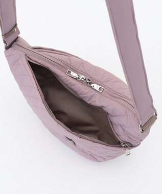 Y'SACCS ナイロンキルティングボディバッグ ピンク