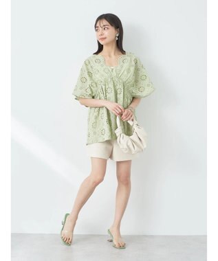 earth music&ecology コットンレースＶネックブラウス Off White