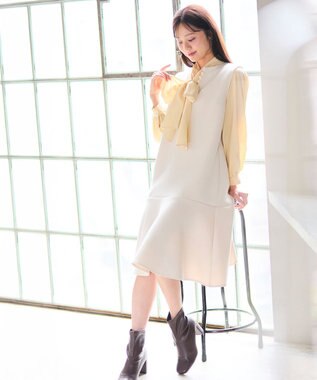 Feroux パール付きダンボール ジャンパースカート アイボリー系