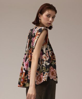 GRACE CONTINENTAL フラワープリントタックブラウス ブラック