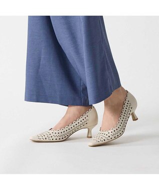 MODE ET JACOMO <MODE ET JACOMO>レーザーカットパンプス アイボリー