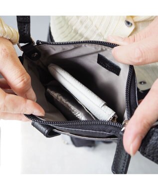 PELLE BORSA ポシェット Alive アライブ 4452 マットブラック