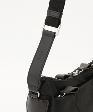 Y'SACCS ストリームラインポシェット ブラック