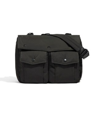 ACE BAGS & LUGGAGE UNTRACK CITY/DS ショルダーバッグ  13.3インチPCPC収納 850g 60399 アントラック ブラック