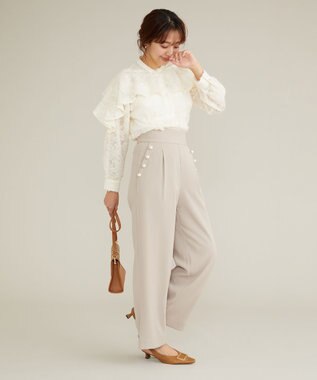 Feroux 【洗える】ジャカードフリルブラウス アイボリー系