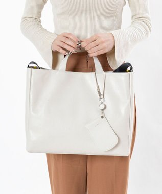 airlist リール付きパスケース Tram トラム アイボリー