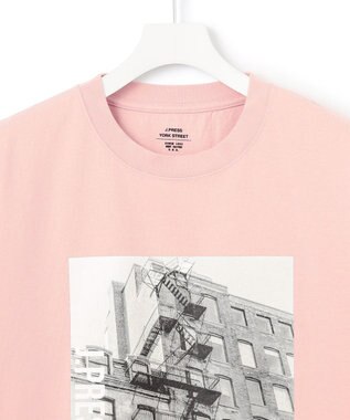 J.PRESS YORK STREET 【UNISEX】フォトプリントTシャツ ”New Yourk street” ピンク系