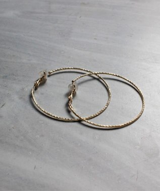 Phoebe ≪雑誌掲載商品≫ツイストラインフープイヤリング　ゴールド ゴールド