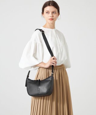 Y'SACCS イタリアンシープ　マルチポーチ付き　ホーボーバッグ ブラック