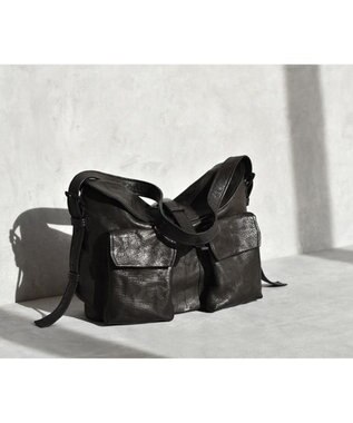 genten ゴートシュリンク かぶせ付ショルダーバッグ クロ