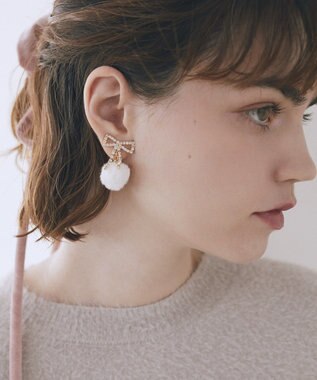 Maison de FLEUR フェイクファービジューリボンイヤリング