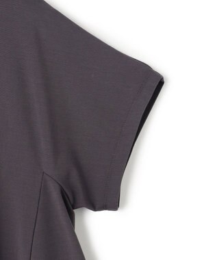 UNFILO 【一部店舗限定カラー】BEAUTY FORM-T フレアTシャツ チャコール