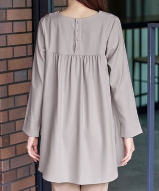 Tiaclasse L 【洗える】フロントタックバックギャザーフレアチュニックブラウス グレージュ