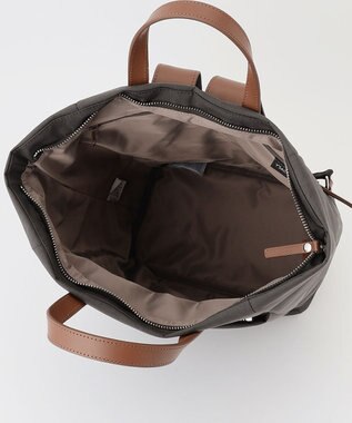 Y'SACCS 【リサイクルナイロン×カウレザー】ナチュラルデイパック グレー