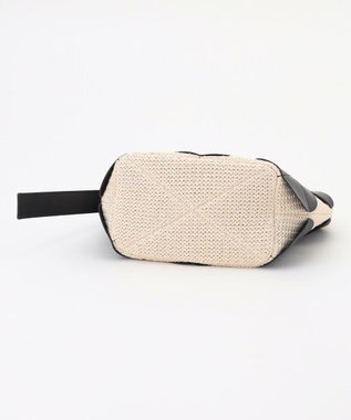 Y'SACCS サークルパッチショルダーバッグ ホワイト