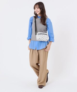 LeSportsac DANIELLA CROSSBODY/インクスケッチドフローラルアイボリー インクスケッチドフローラルアイボリー