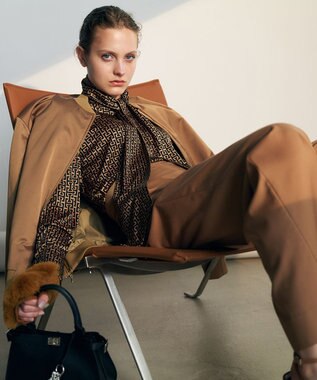 ICB 【30th ANNIVERSARY】 モノグラムプリントスムース ボウタイブラウス キャメル×ブラック系