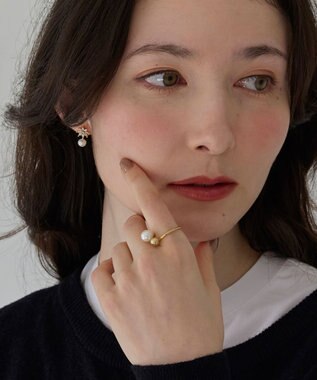 Phoebe 〈シリーズ累計販売10000点突破！〉メタル×パールフォークリング ホワイト